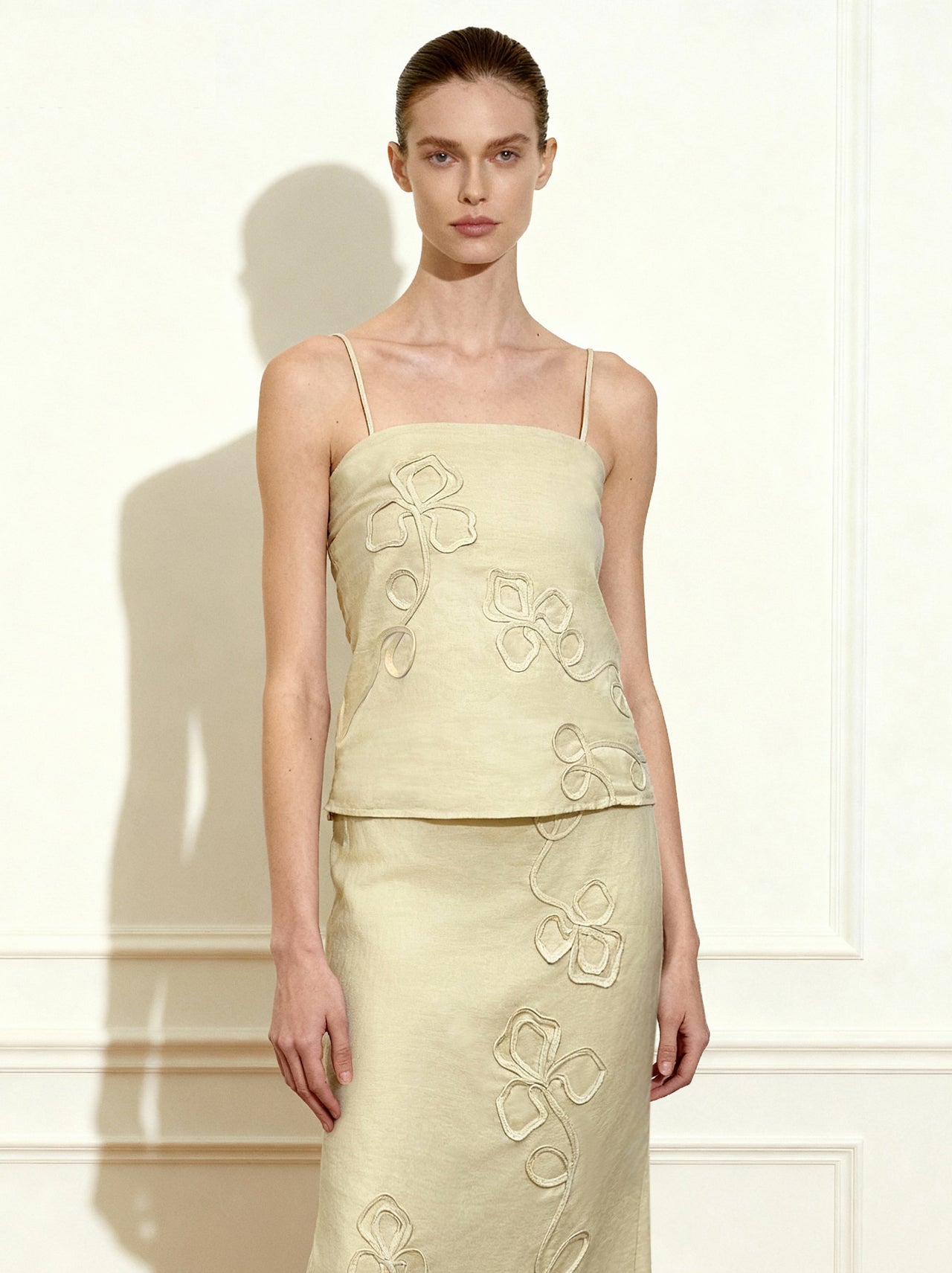 リネンコード刺繍ストラップキャミソール - ナチュラル