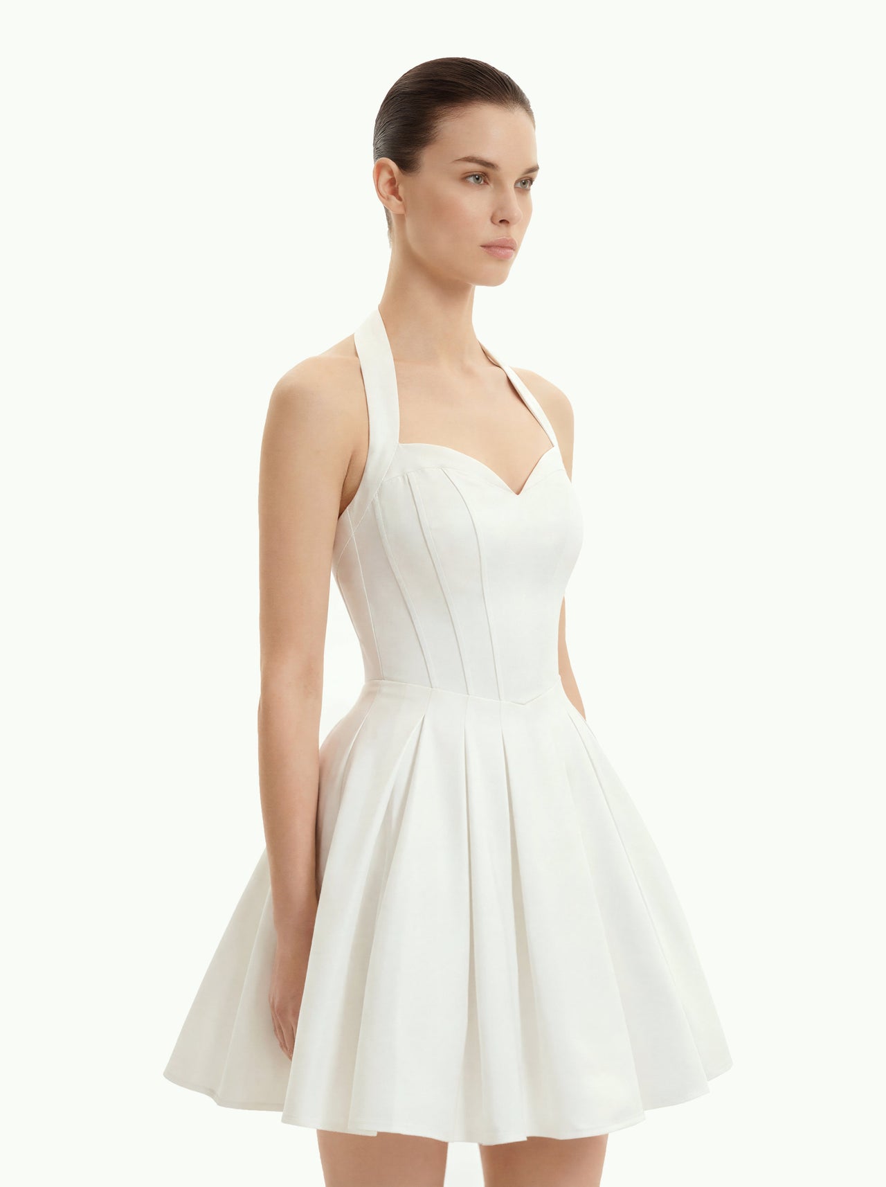 プリーツ ビスチェ ホルターネック ミニ丈ドレス - ホワイト