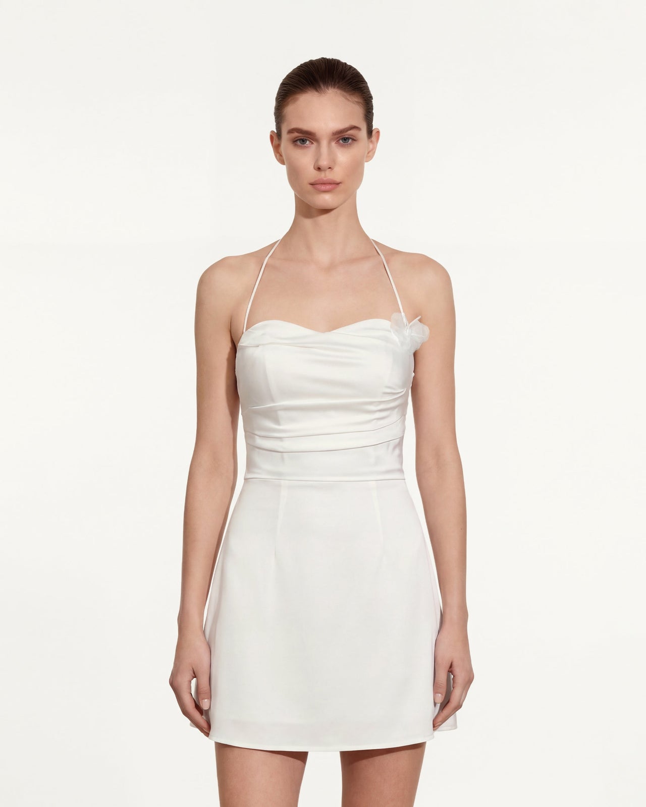 花柄 ギャザー ホルターネック ミニ丈ドレス - ホワイト