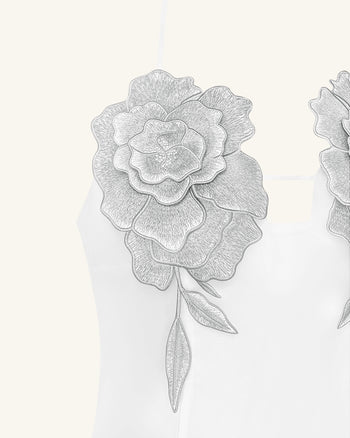 花刺繍ミニドレス - ホワイト