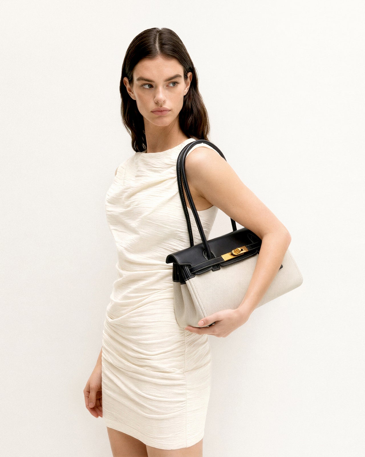 Yara ショルダーバッグ - ブラックキャンバス