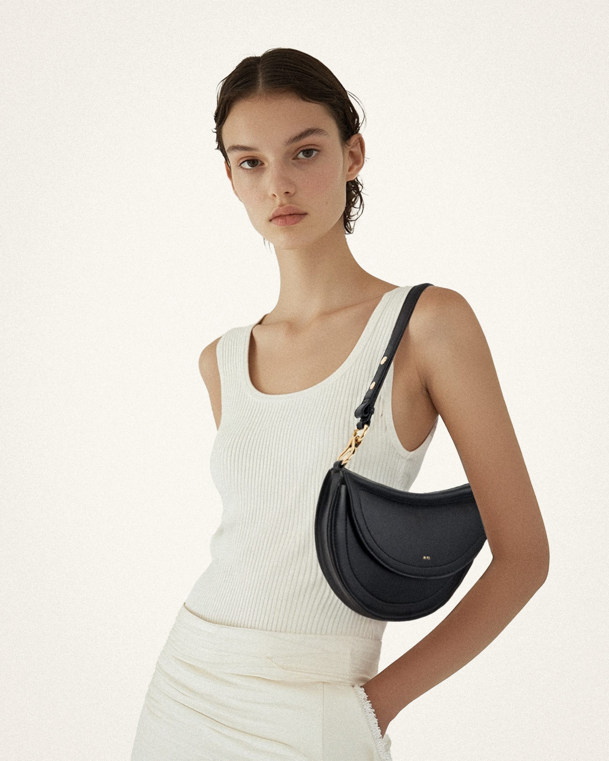 Ashlie クロスボディバッグ - ブラック - JW PEI Japan Official Ashlie クロスボディバッグ - ブラック - JW PEI Japan Official