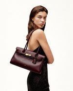 Yara ショルダーバッグ - ディープバーガンディ