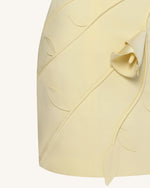 3Dフラワーアップリケ付きストラップレスミニドレス - イエロー