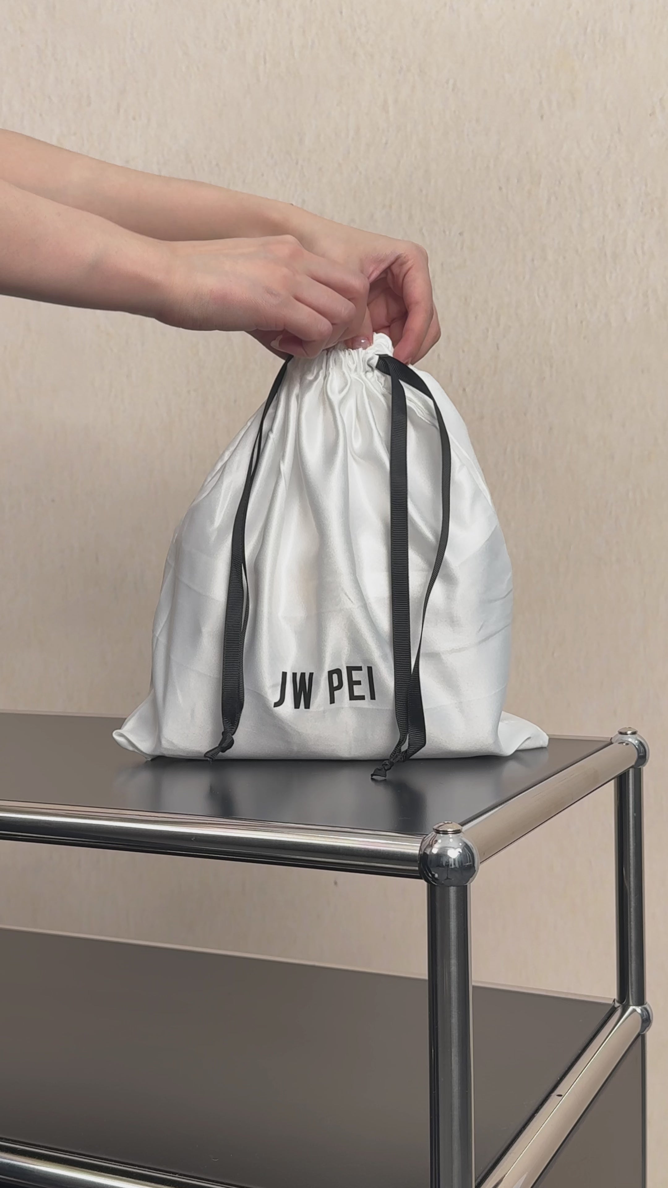 Elise トップハンドルバッグ - ホワイトクロコ – JW PEI Japan Official