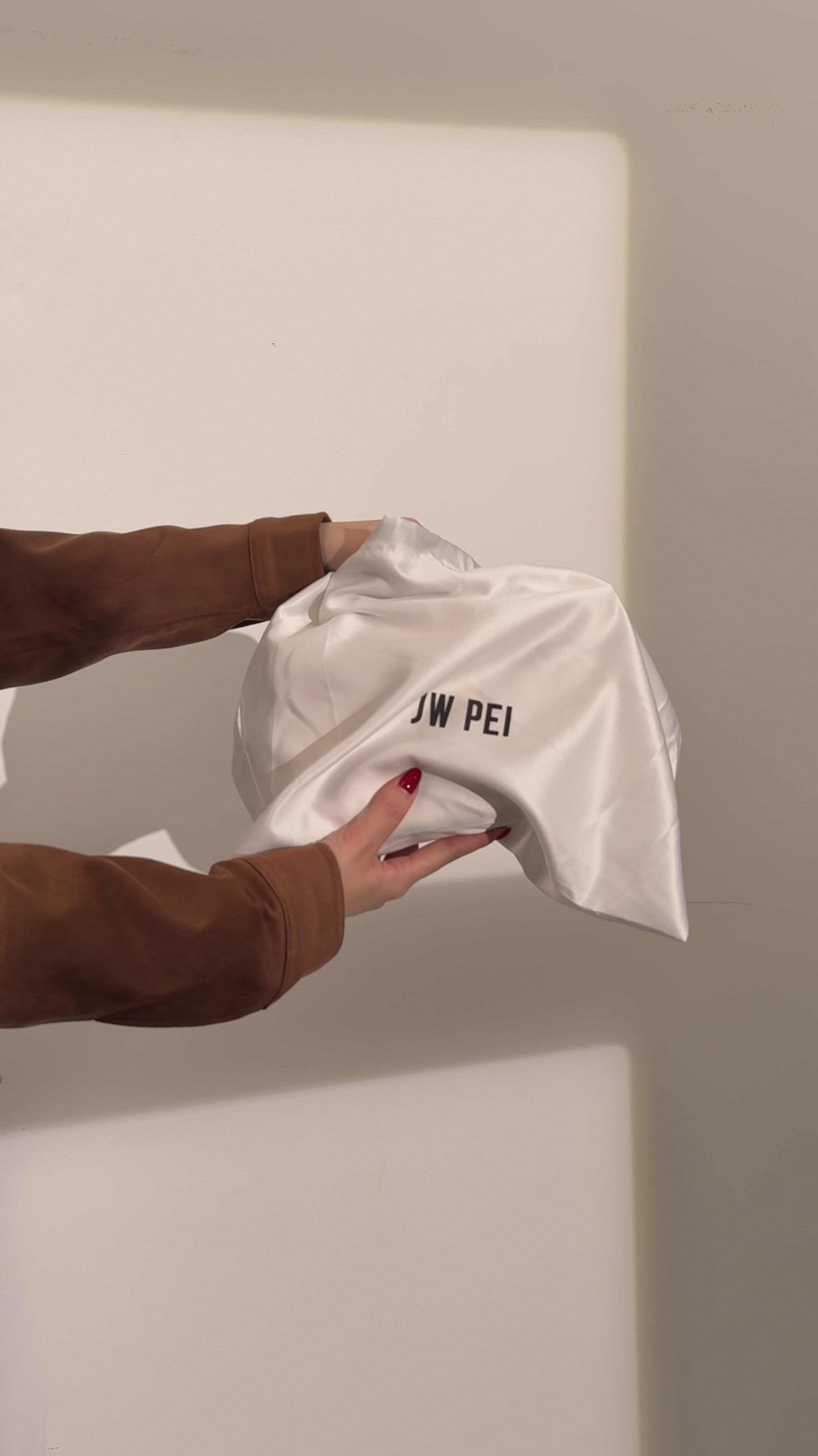 jwpei Thea トップハンドルバッグ　ホワイト Thea トップハンドルバッグ - ホワイト - JW PEI Japan Official