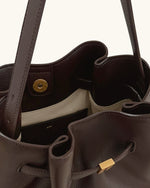 Clara ロックアクセント バケットショルダーバッグ - モカブラウン
