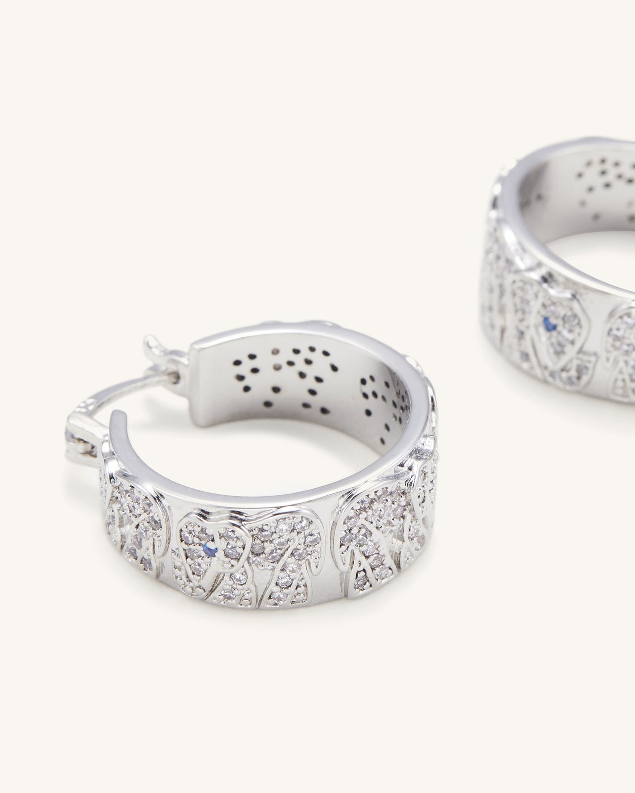エレファントピアス - 18金ホワイトゴールドメッキ &ホワイトジルコン & ブルースピネル